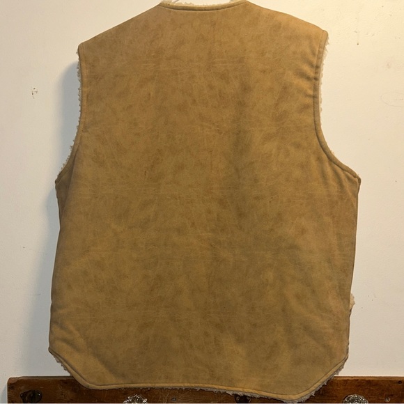 Shearling-Lined Tan Vest for Men - Picture 2 of 3